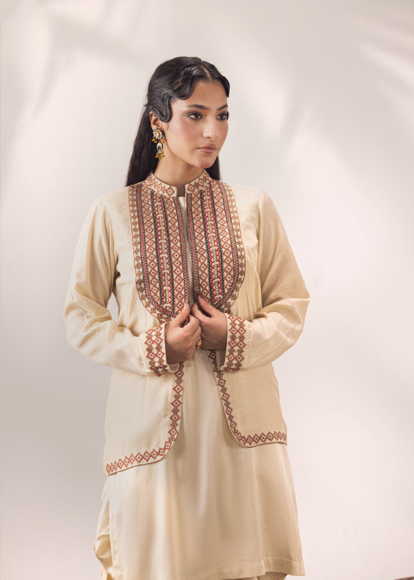 ALLURE - Image 5