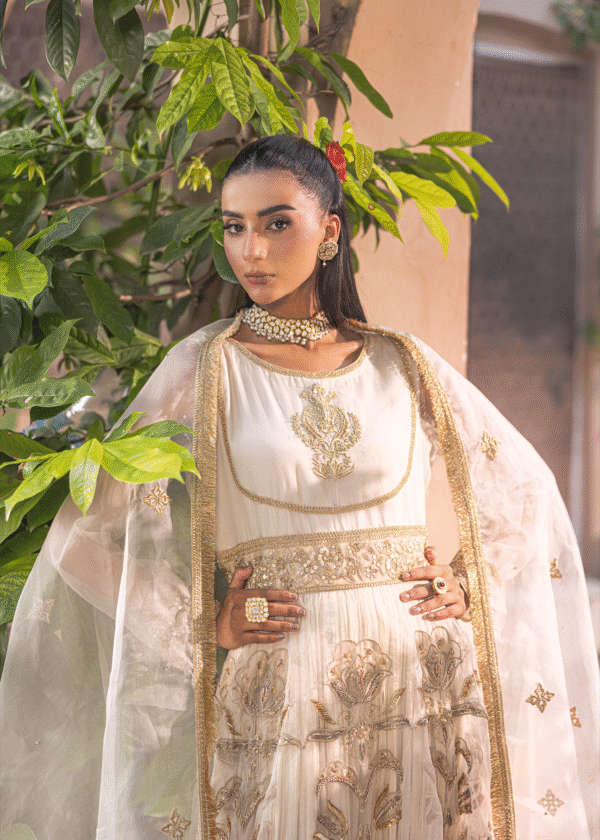 ELANA - Image 6