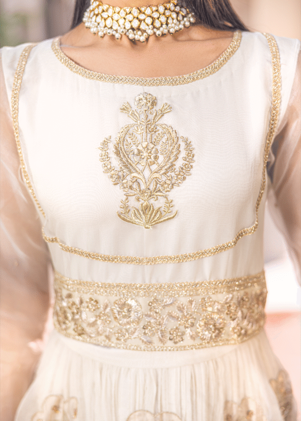ELANA - Image 3
